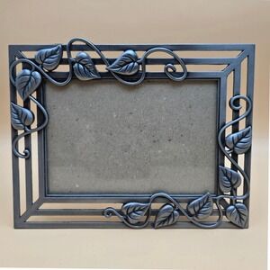 Connoisseur Pewter Tone Metal Leaf Vine 3.5x5 Picture Frame Tabletop Decor